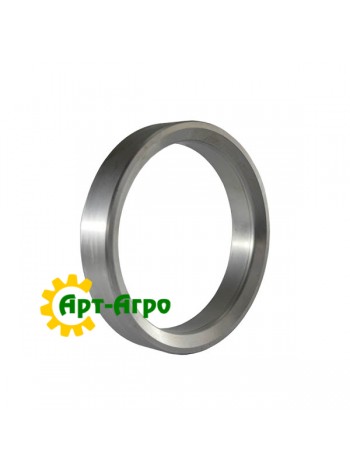 R111904 Tuleja uszczelniająca pół wału John Deere