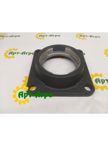 Z75881 Корпус подшипникового узла JOHN DEERE