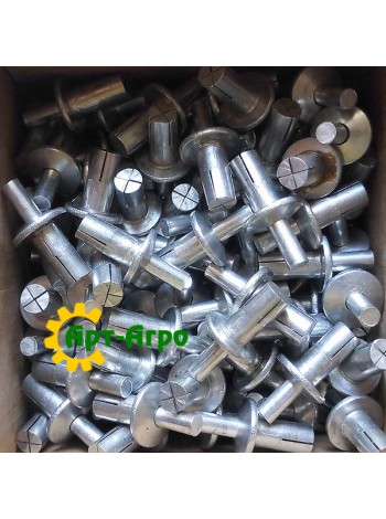 H150218 John Deere Rivet