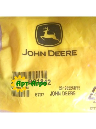 R91842 Śruba John Deere