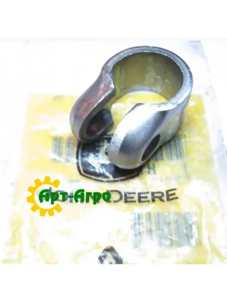 H145112 Скоба затискна кріплення прожектора John Deere