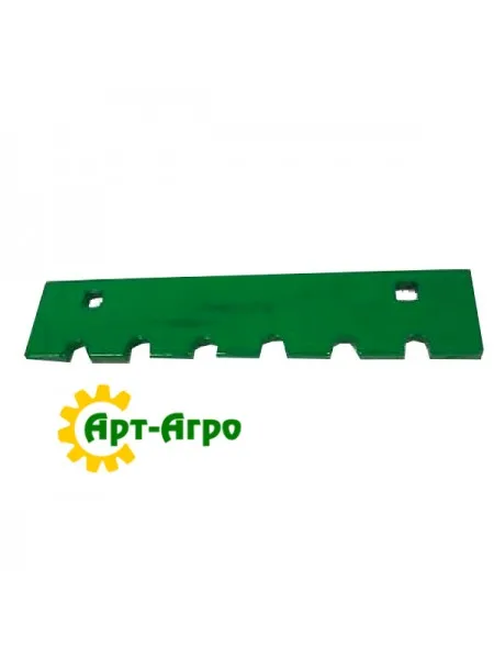 H165407-WN John Deere toothed beater vane