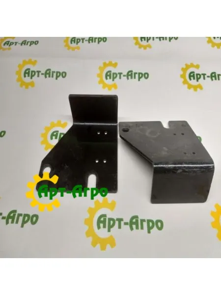 84209365 Кронштейн CNH