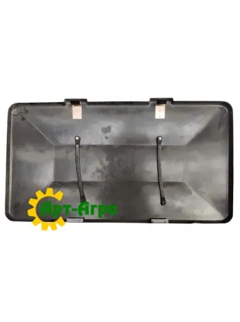 GA0898 Fertilized hopper cover in Kinze assembly