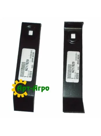 N217829 John Deere outer disc scraper