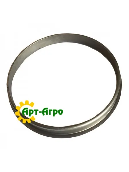 R52015 Обойма сальника підшипника бортового редуктора John Deere