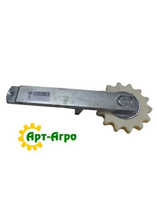 81.01.06.110 Звездочка натяж. (z=14, t=30) цепи подающей в сборе с кроншт. "Клевер"