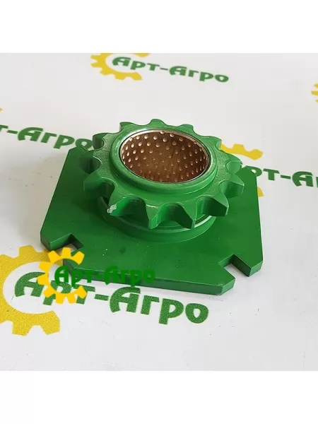 AH143100 Зірочка приводу шнека жниварки John Deere (A&I)