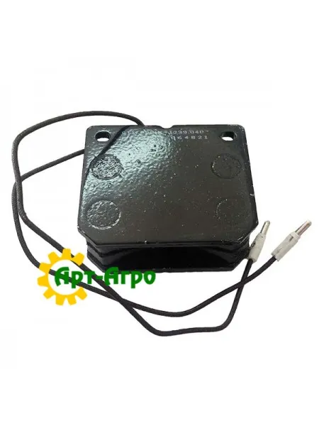 9832306 Комплект накладок тормозных (к-т 2 шт.) , CR/CX/CSX/TC CNH 9832306 Комплект накладок тормозных (к-т 2 шт.) , CR/CX/CSX/TC CNH