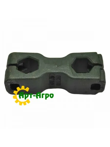 H173791 John Deere header auger pin linkage