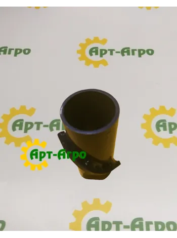 87393049 CNH right spacer