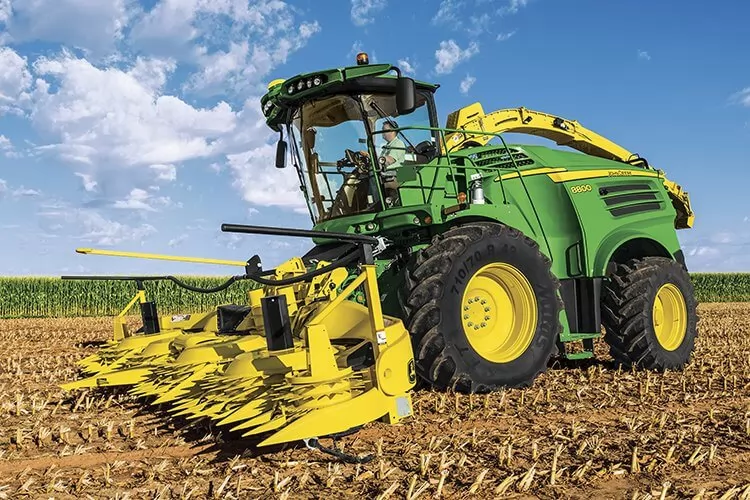 кормоуборочный комбайн