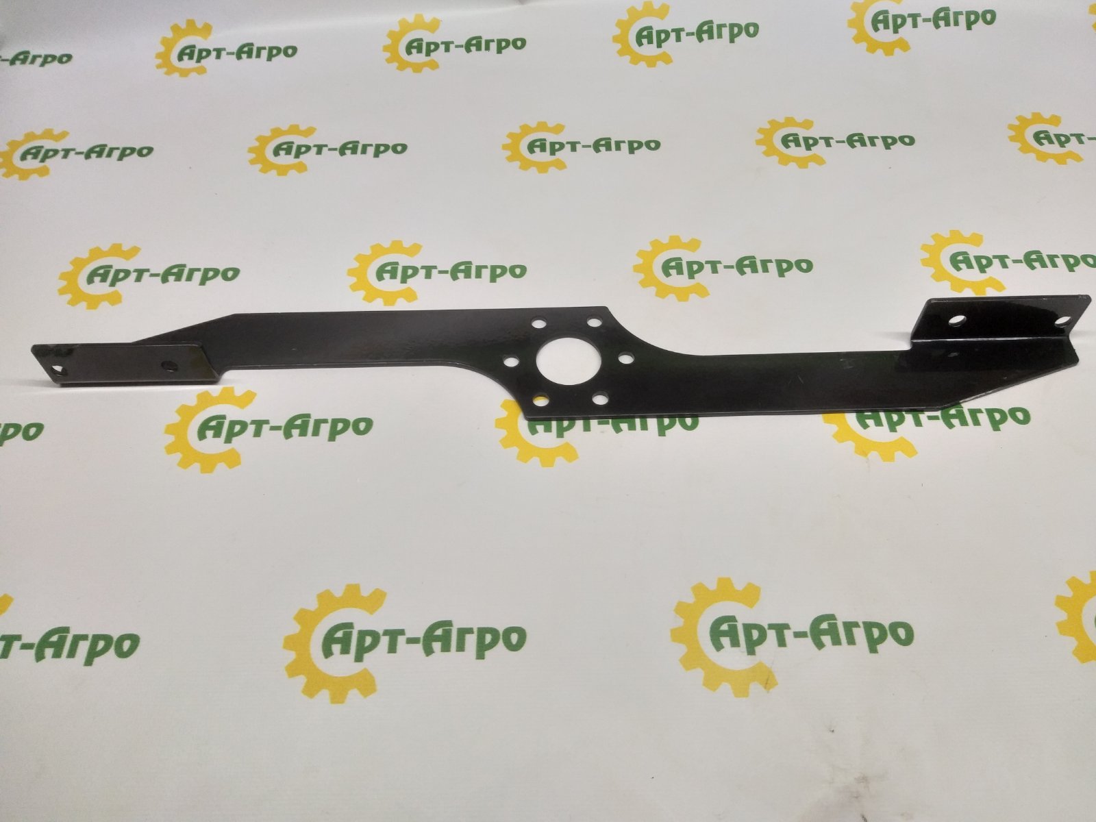 84031906 Wspornik wentylatora CNH (TARMO)