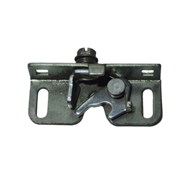 AZ102725 Zatrzask tylnej maski John Deere
