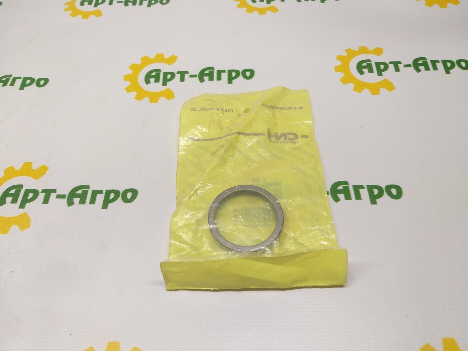 504362588 Gniazdo zaworu (wydech) CNH