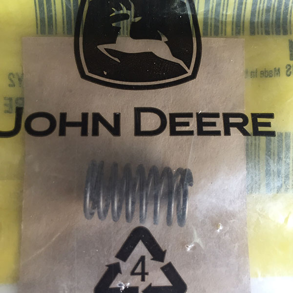 R128397 Valve Spring of the Gearbox Cover John Deere