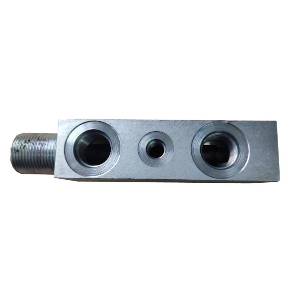249910A1 Trójnik cylindra podajnika CNH