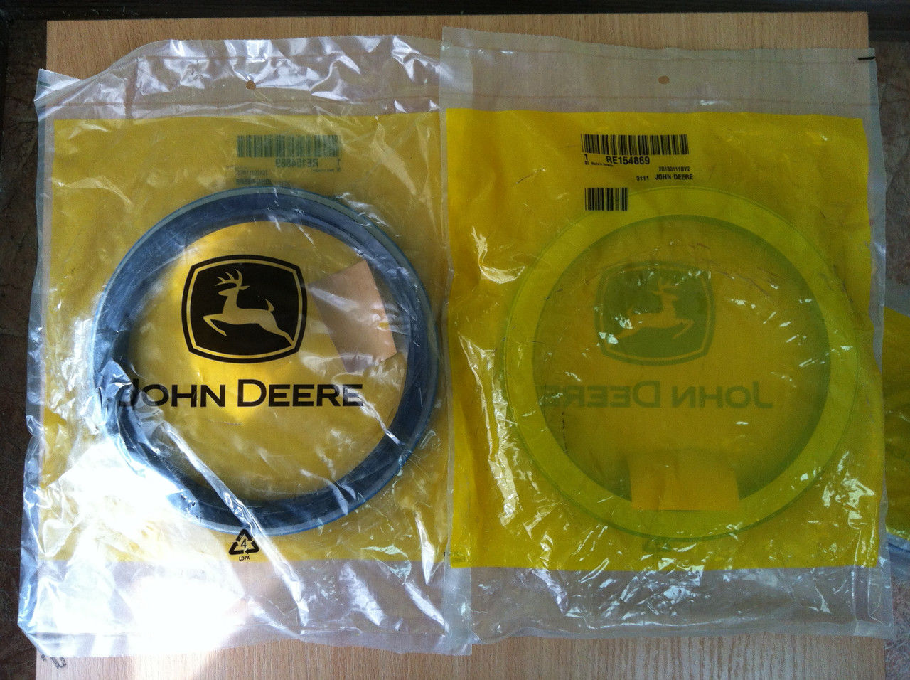 RE154869 Сальник John Deere
