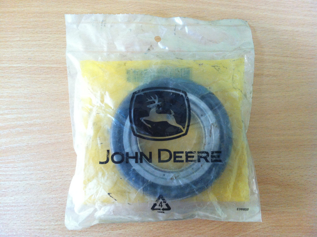 RE208256 Сальник John Deere