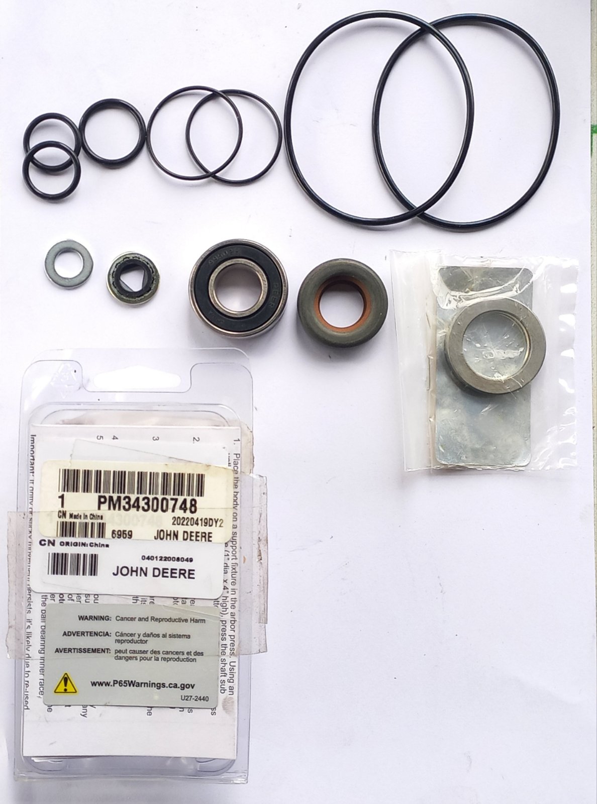 PM34300748 Water pump repair kit John Deere
