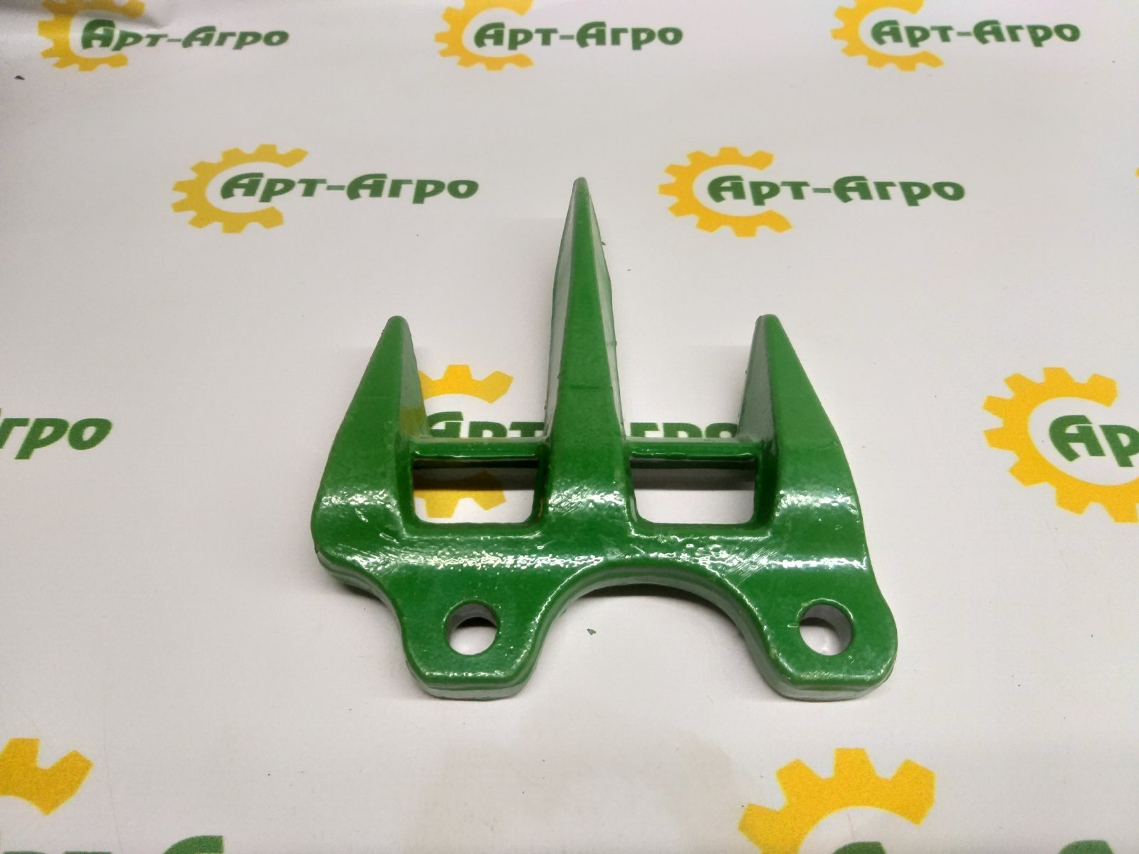 H213508 Палець протиріжучий John Deere (INDIA)