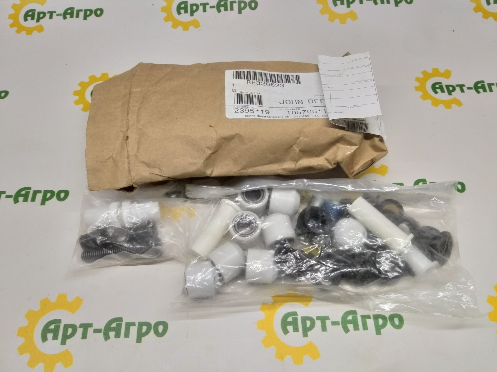 RE320623 Repair kit operator's seat John Deere