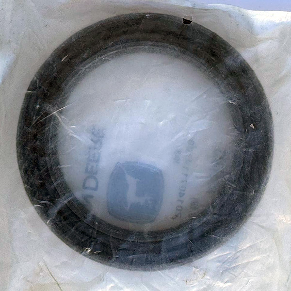 AL81843 Inner oil seal John Deere