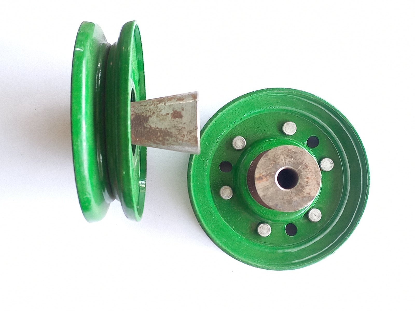 AH169549 Radiator cleaning brush drive pulley John Deere (Royal Tiger)