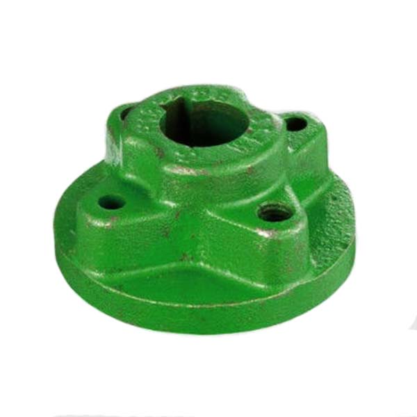H133026 Ступиця John Deere