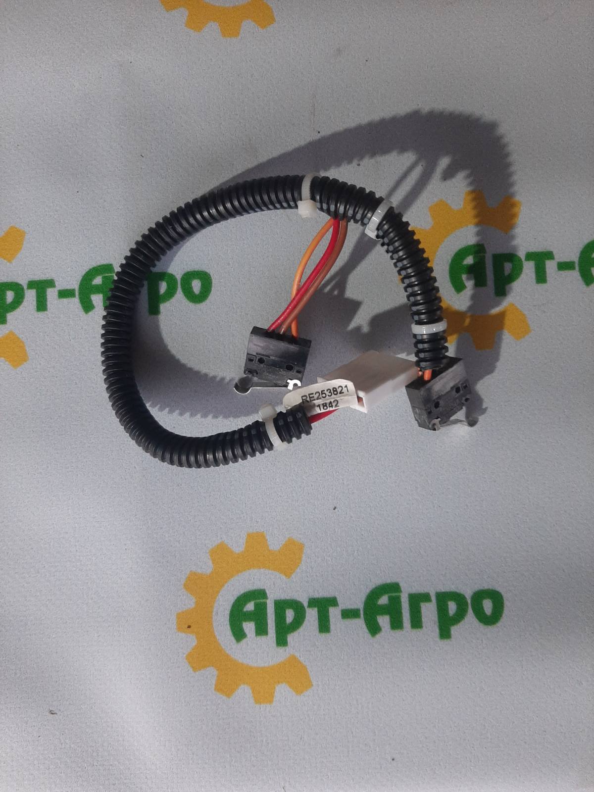 RE253821 Жгут проводов сцепления трактора John Deere